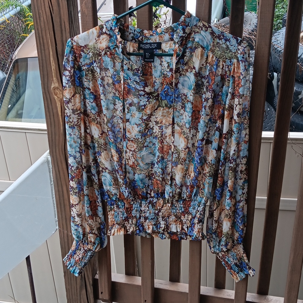 Rachel Zoe. Floral light blouse. Size small